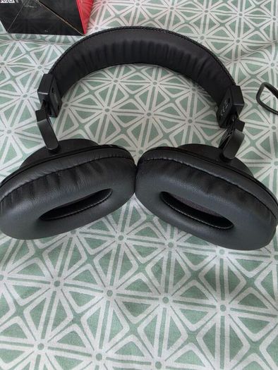 Studio headphones M-audio HDH40