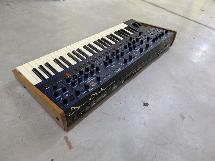 Dave Smith Instruments - OB6