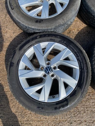2022 Volkswagen Tiguan Alloys Wheels Breaking For Parts