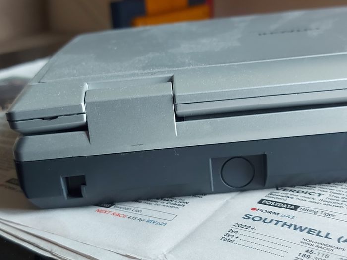 5 Portable DVD Players, all working, but no charges for them, all in very good condition