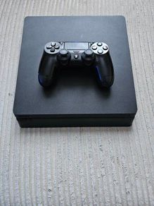 Playstation 4 PS4 Slim 500GB with Controller