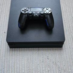 Playstation 4 PS4 Slim 500GB with Controller