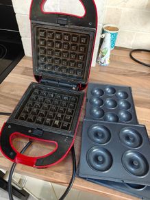 Waffle maker