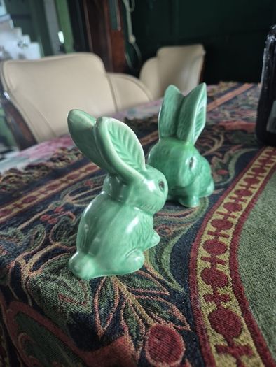 10cm high Pair of Art Deco Mid Century Vintage Original Sylvac Bunnies