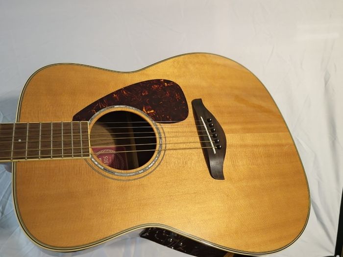 Yamaha FG730S Acoustic Guitar - Solid Sitka Spruce Top & Rosewood Back/Sides