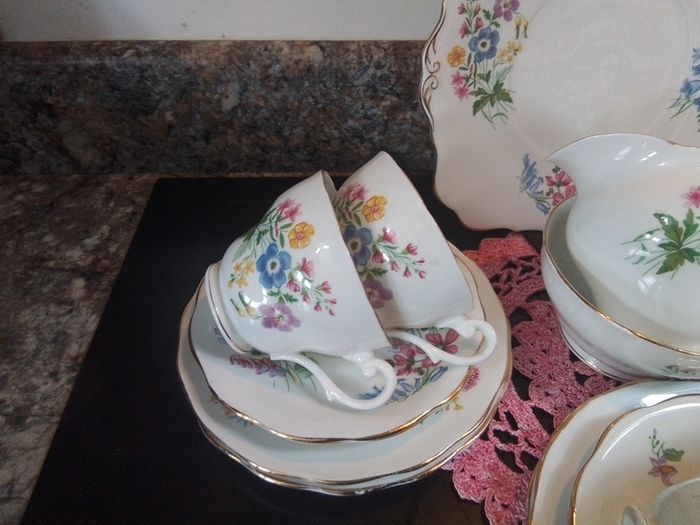 21 Piece Fine Bone China