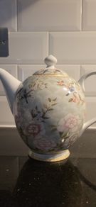 Teapot, sugar bowl & milk jug set
