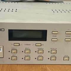 AKAI s2000 Sampler