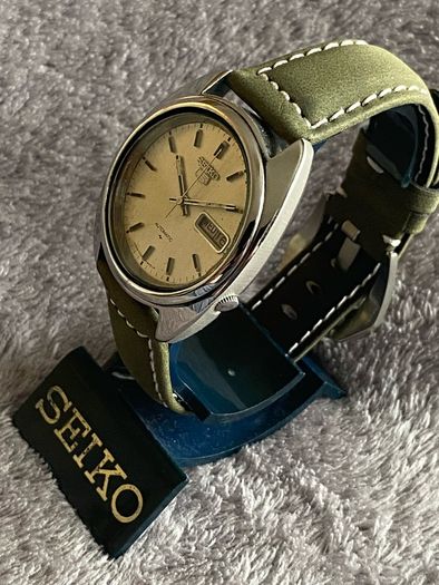 Retro SEIKO Automatic Day/Date Batman case