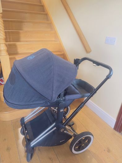 Cybex Priam Platinum with footmuff and car seat Cybex Cloud Q