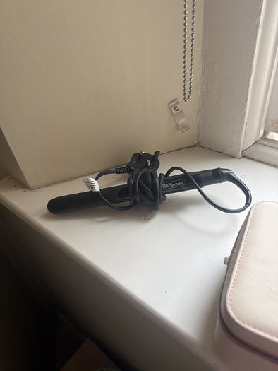Hair straightener
