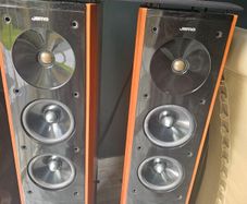 Jamo S606 speakers
