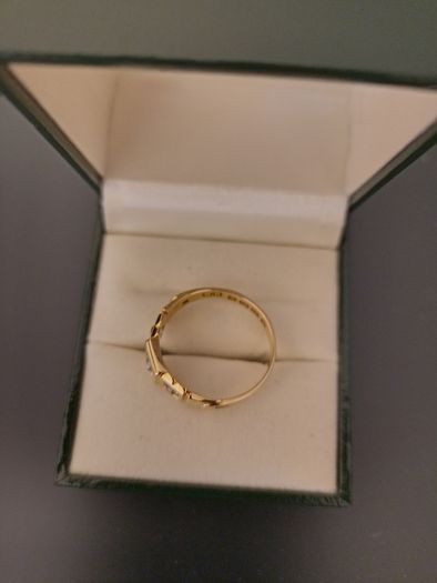 18k gold and diamond ring