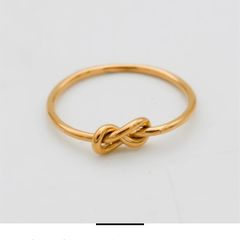 NEW 18k gold plated PRYA eternity knot ring in gift bag