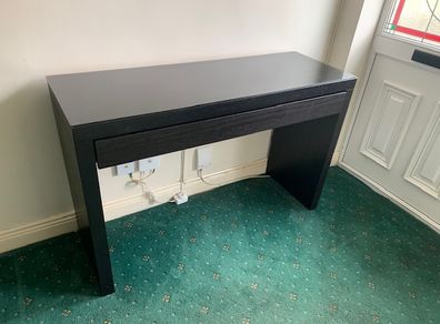 Hall table