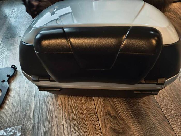 Suzuki Burgman 650 box