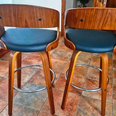 Bar stools in perfect condition