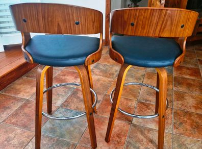 Bar stools in perfect condition