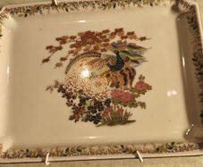 Hand painted japanese satsuma AS HANGING PLATE  ceramic tray stamped. 20x15 cms.
