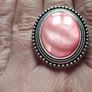 Vintage ring with mother-of-pearl coral cabochon. Image 4