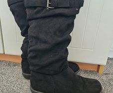 Brand New Pavers Black boots