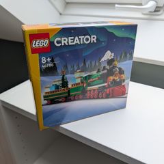 LEGO 40700 Christmas train set.