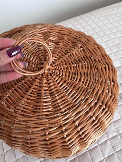 Round Basket With Lid