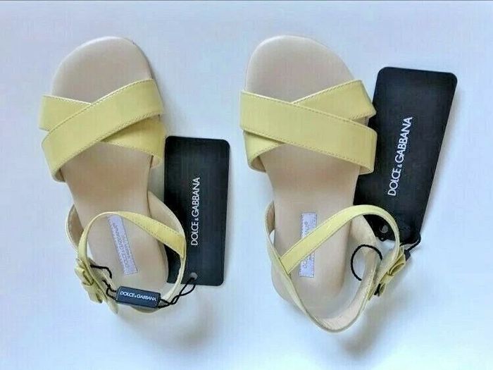 DOLCE & GABBANA Girls Beige Patent Leather Sandals EU 28 UK 10
