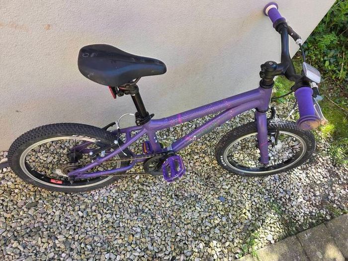 Carrera Cosmos Kids Bike - 14" Wheel - Lightweight aluminium frame only 6kg