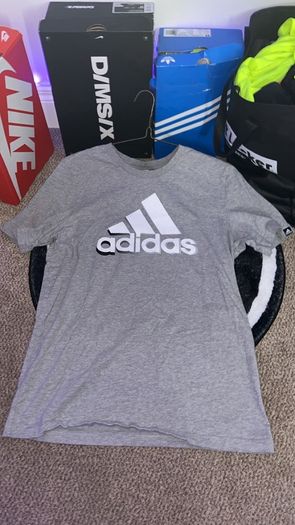 Adidas Essentials Big Logo T-Shirt Medium Grey Design