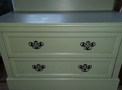 Chest of drawers