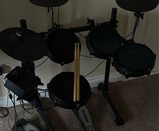 Electronic drum kit - Alesis Turbo Mesh