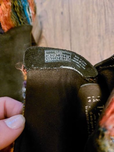 TOMS - suede boots- uk7