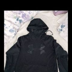 Black under armour hoodie