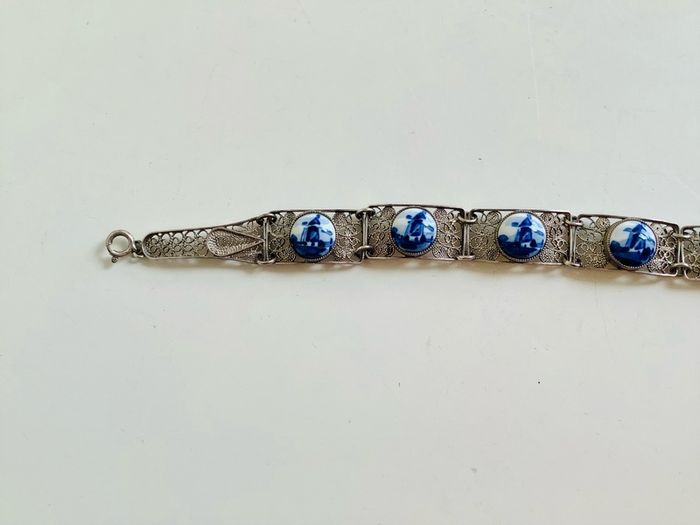 Vintage Delft Windmill Tourist Bracelet Mid Century Dutch Filigree 18cm