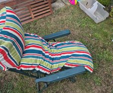 2 garden deck chairs