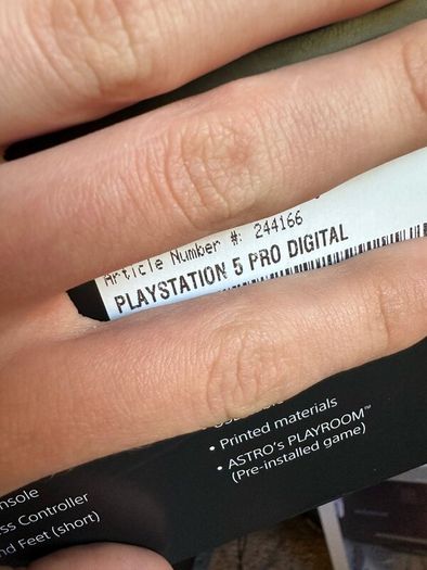 PlayStation 5 Pro-2TB Sealed  Smyths Receipt