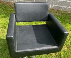 Styling/barber chair