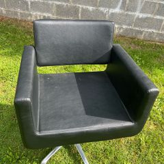 Styling/barber chair