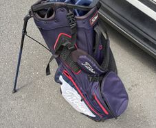 Titleist Hybrid 14 StaDry Golf Bag