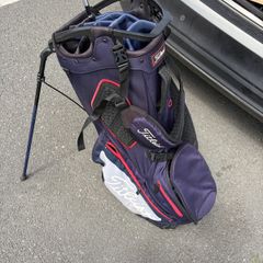 Titleist Hybrid 14 StaDry Golf Bag
