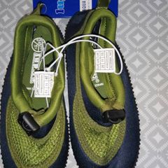 kids aqua shoes (new)