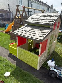 toy playhouse