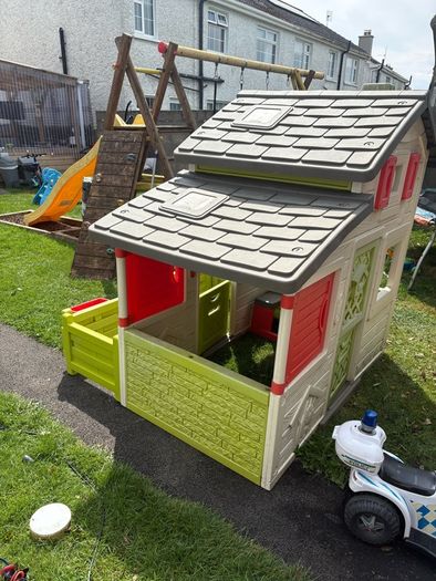 toy playhouse