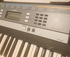 Yamaha YPT 240 Keyboard