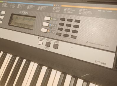 Yamaha YPT 240 Keyboard