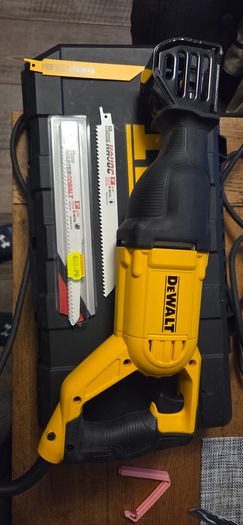 Dewalt reciprocating saw