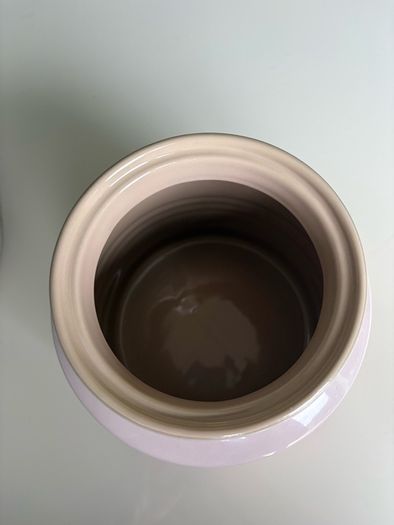 le creuset biscuit jar