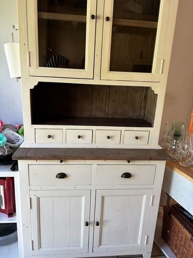 Kitchen display cabinet