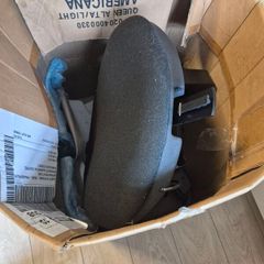 Swivel office chair